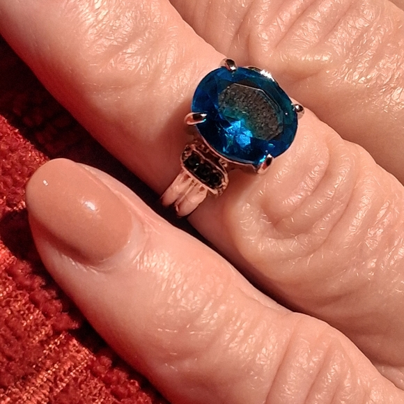 Blue topaz silver ring - Picture 9 of 9
